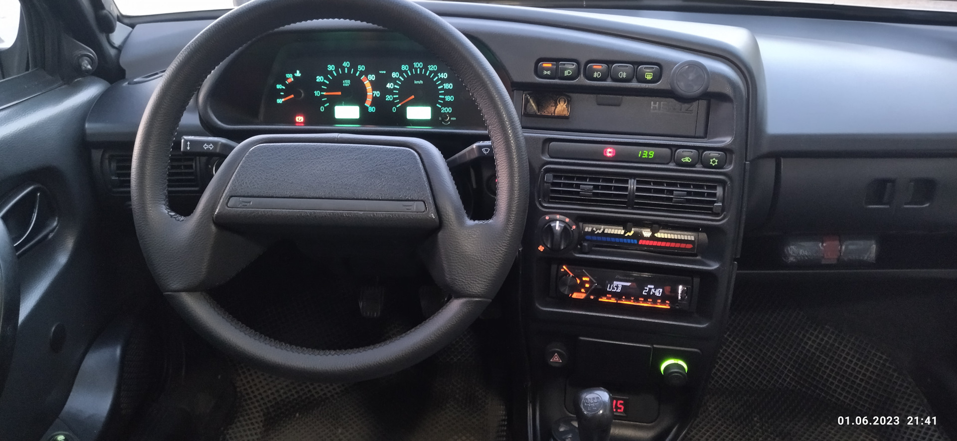 Лампы подсветки приборной панели — Lada 2114, 1,5 л, 2005 года ...