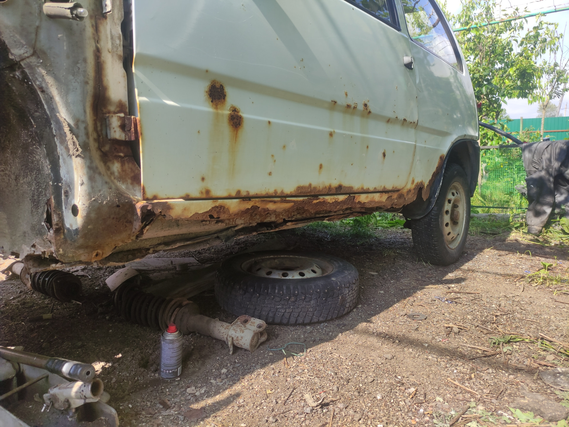 Замена порогов и ремонт днища — Lada 11113 Ока, 0,8 л, 2003 года ...