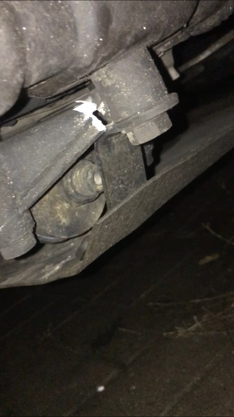 Бьет педаль тормоза ваз 2113 — Lada 2113, 1,5 л, 2005 года | ДТП | DRIVE2