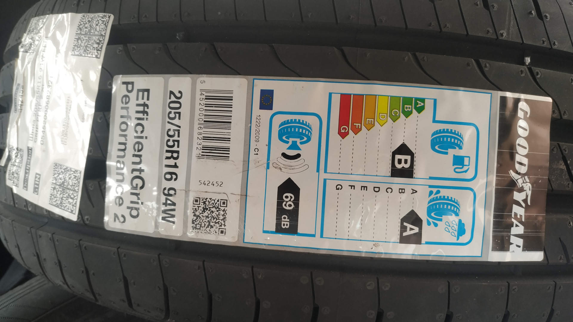 Efficientgrip performance отзывы. Goodyear EFFICIENTGRIP Performance 2. Goodyear EFFICIENTGRIP Performance 2 Drive 2. EFFICIENTGRIP Performance 2 drive2. Goodyear EFFICIENTGRIP Performance 2 другая евроэтикетка.