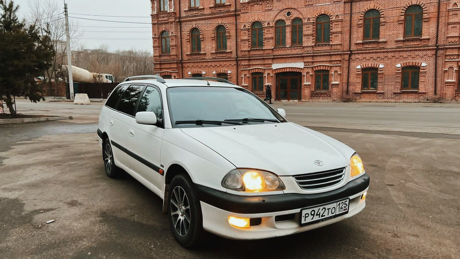 Авенсис 1999 Года Фото