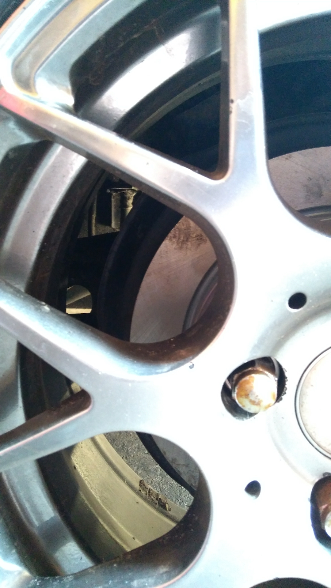Задние тормозные диски и колодки — Honda Civic Fastback (6G), 1,4 л ...