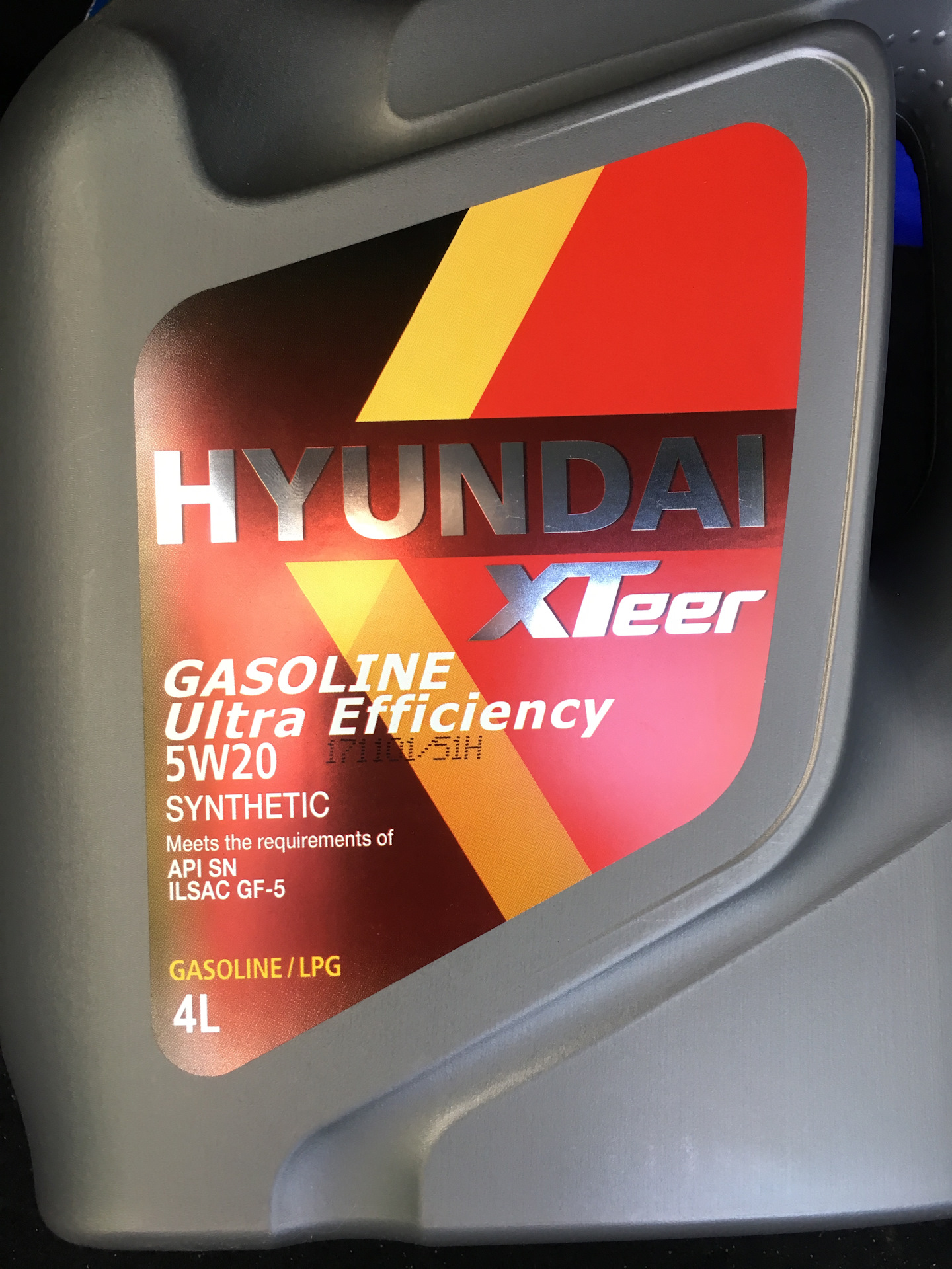 Моторное масло hyundai xteer gasoline ultra. Hyundai XTEER. Масло моторное син. "Hyundai" XTEER gasoline Ultra efficiency 5w20 (4л). Масло Хундай рейсинг. Дата на канистре масла Хендай.