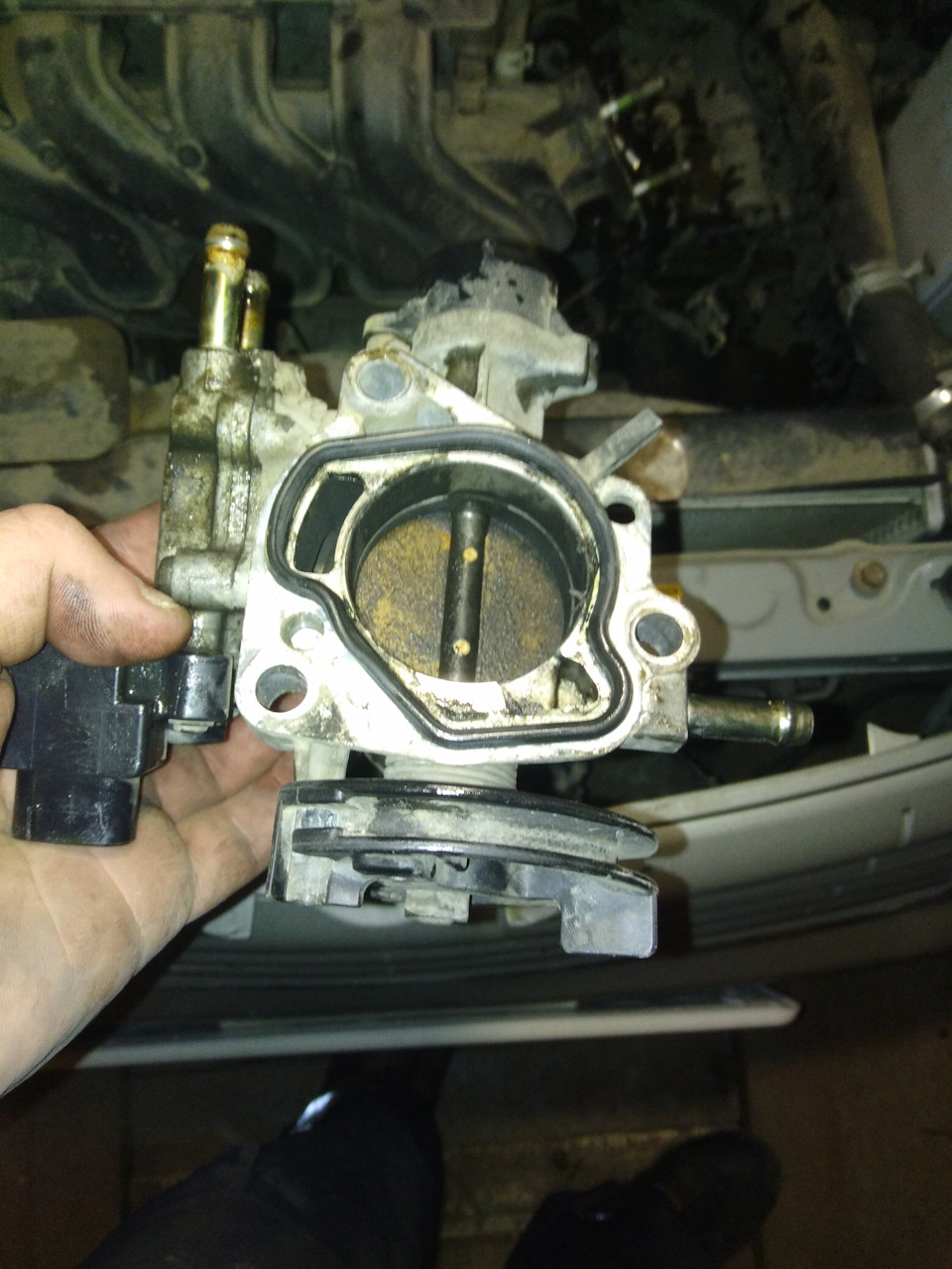 Замена масла в двс, замена свечей зажигания, чистка дроссельной ...