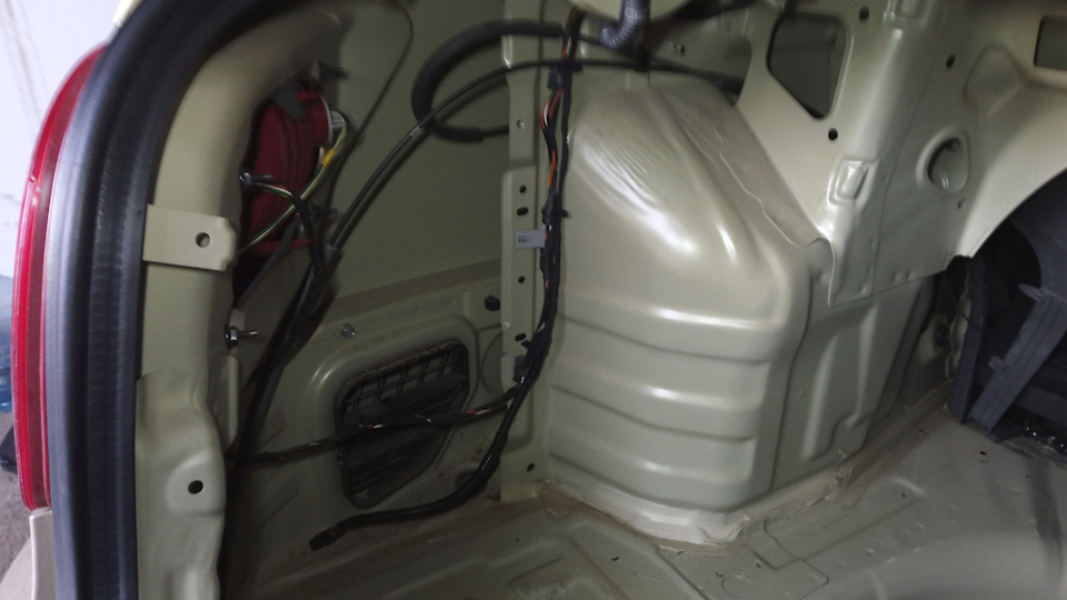 Монтаж электропривода замка багажника или как заморочиться по корейски ...