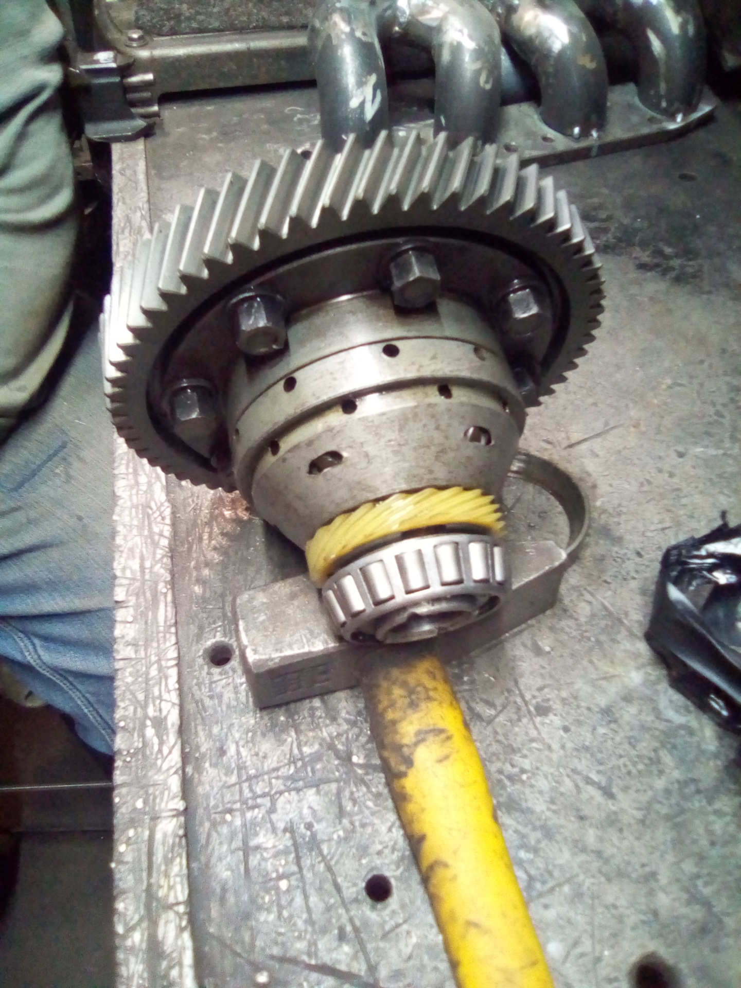 Как настроить дифференциал. Как настроить дифференциал. Дифференциал тойота авенсис. Дифференциал на e63 amg s. Дифференциал заднего моста газ 66.