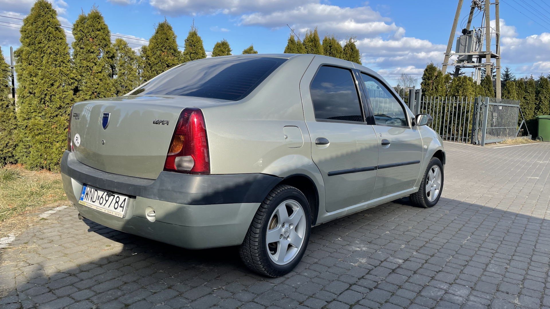 Dacia Logan (1G) 1.6 бензиновый 2005 | 1.6 mpi ambiance на DRIVE2