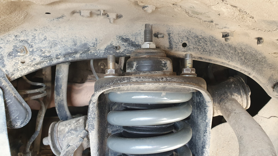 Фото в бортжурнале Toyota Hilux Surf (4G)