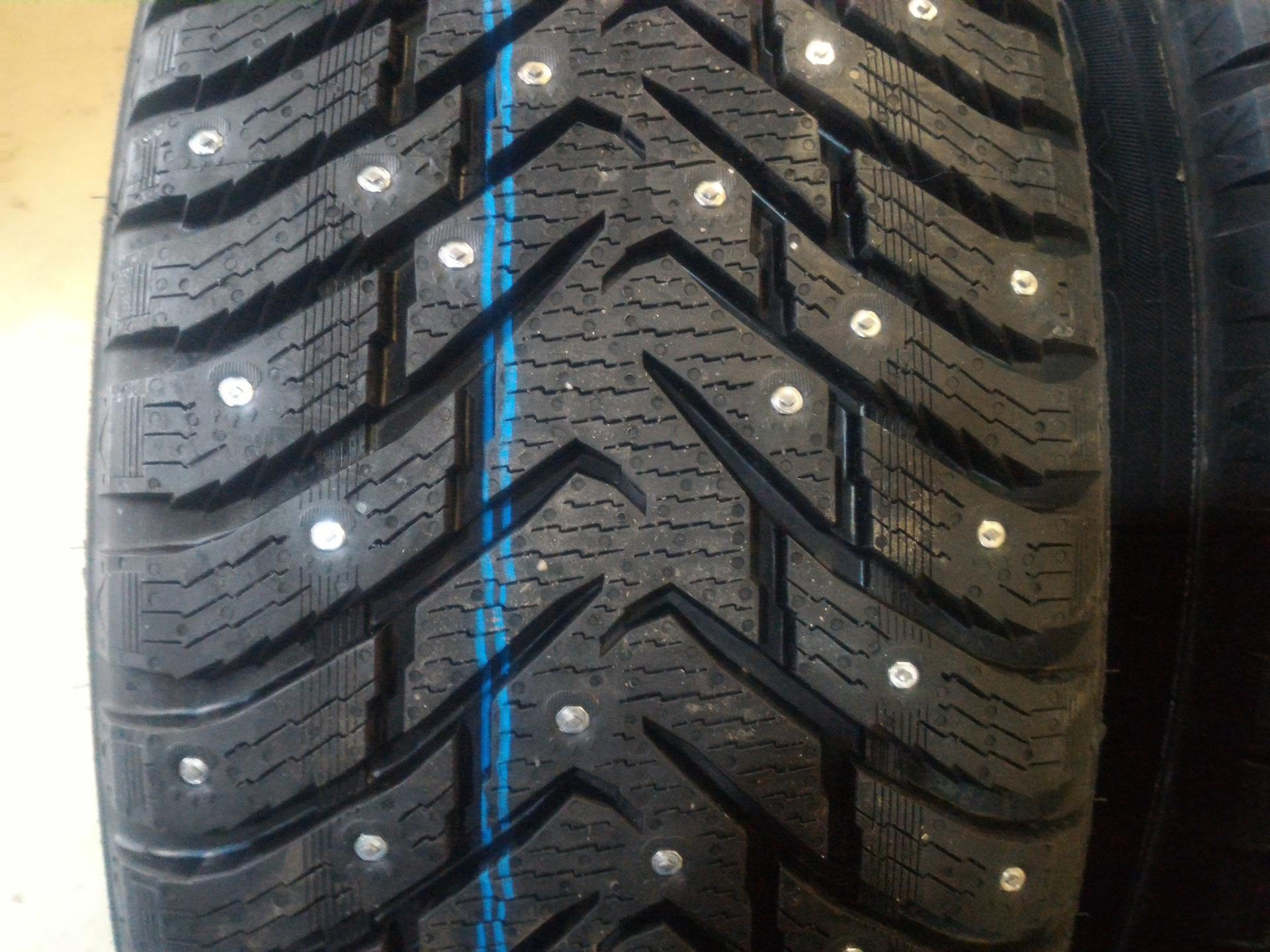 Зимние шины 265 60 r18 114t. Hakkapeliitta 8 265/60 r18. Nokian Tyres Hakkapeliitta 8 SUV 265/60 r18 114t. Нокиан хакапелита 8 255/60 r18. Nokian Hakkapeliitta 8 SUV.