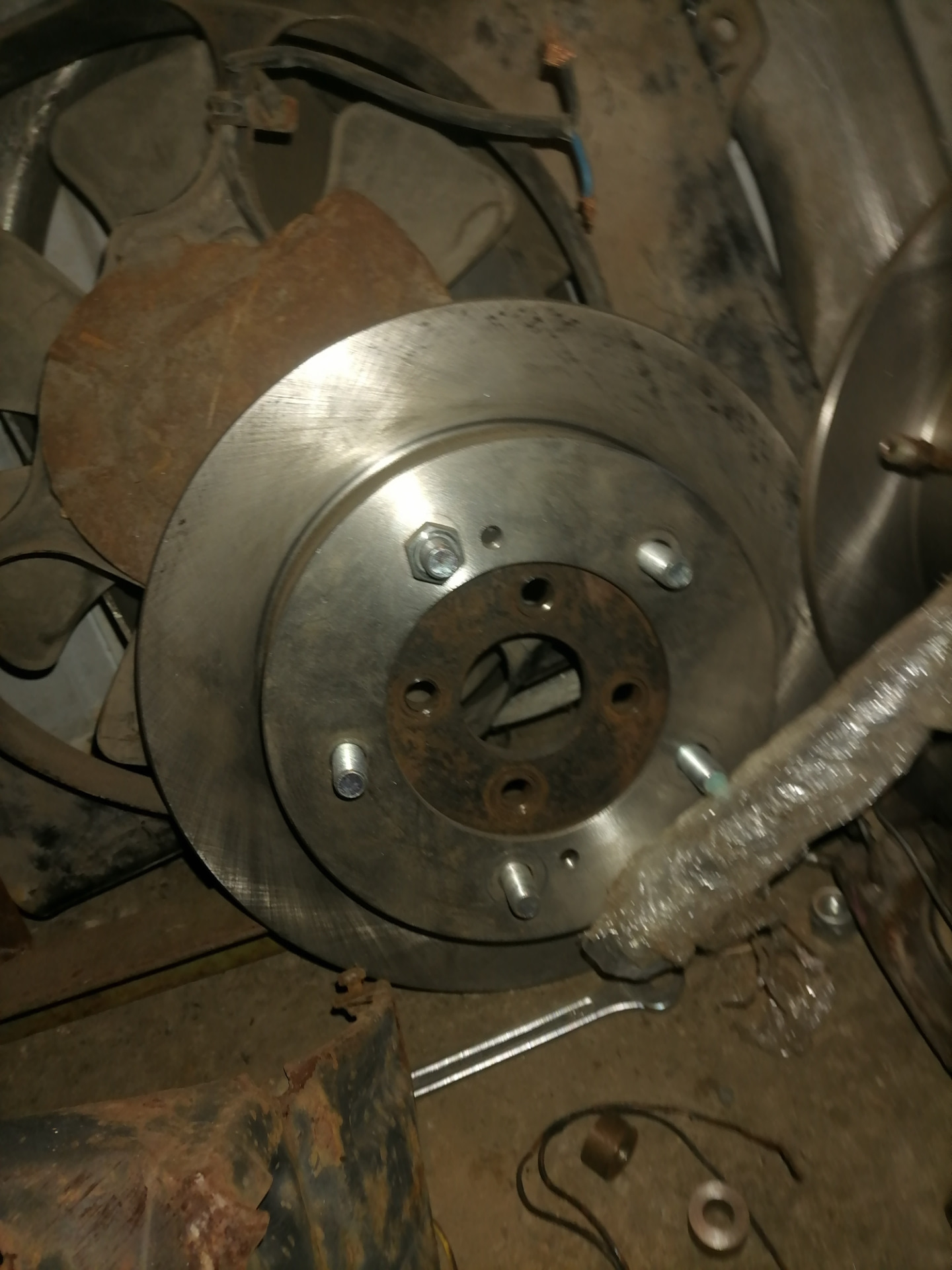 Дисковые тормоза вместо барабанных. — Suzuki Escudo (1G), 1,6 л, 1994 ...