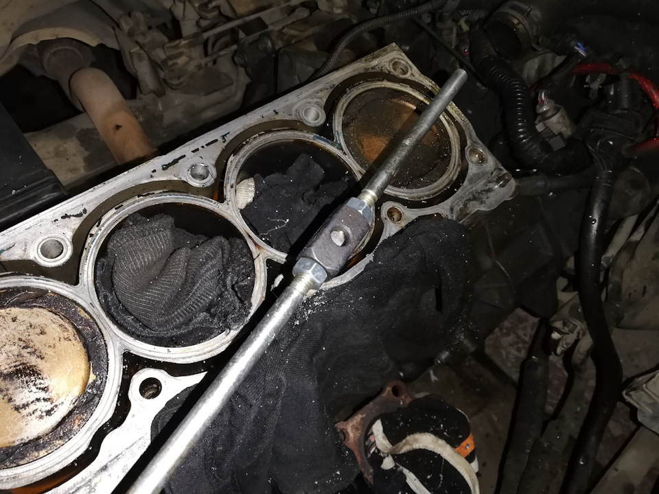 Восстановление резьбы в блоке под болты гбц. — Volkswagen Golf Mk4, 1,4 ...