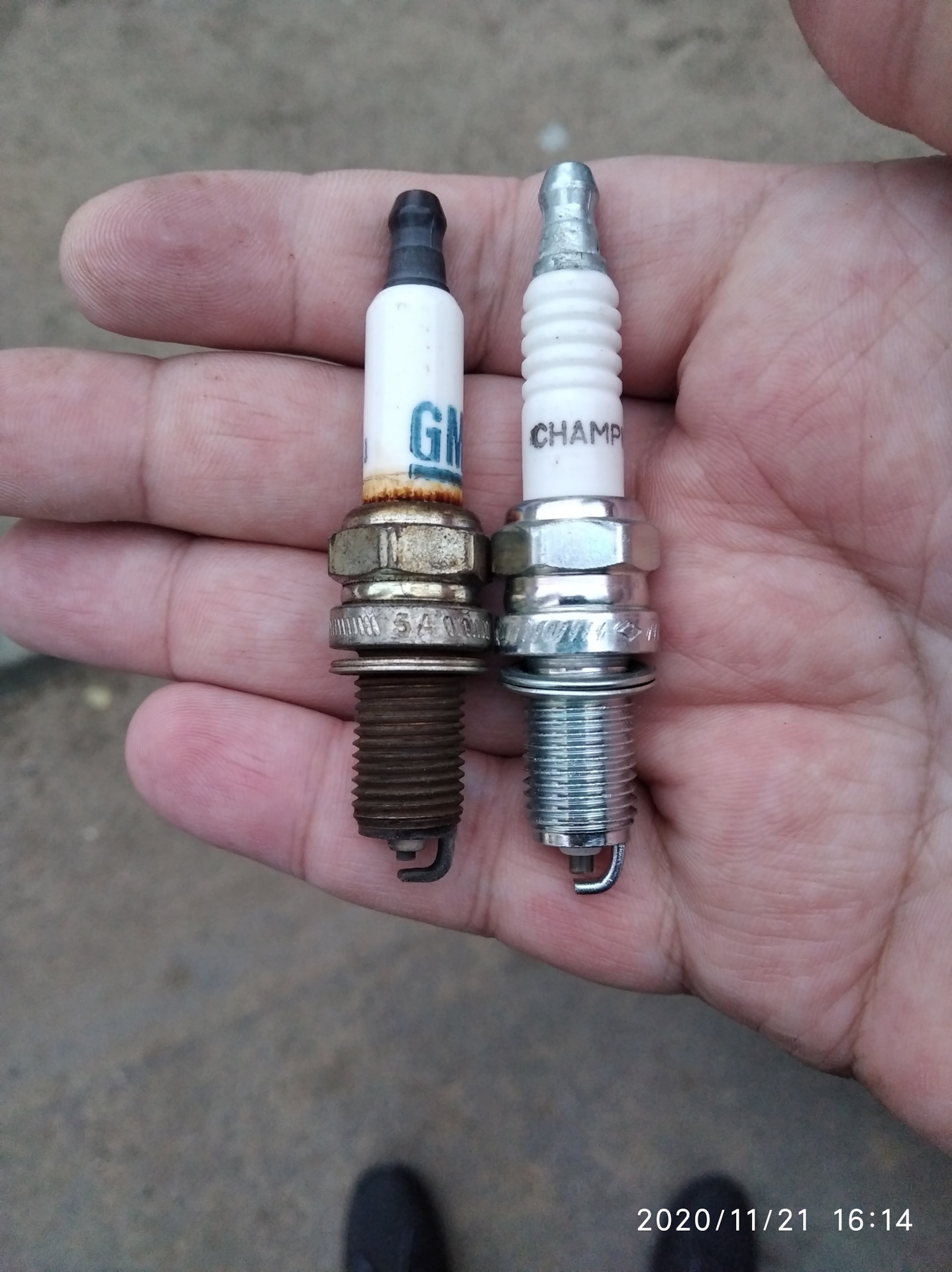 Свеча зажигания дэу джентра 1. Свечи на дэу джентра. Правильный зазор на сечах у део джентра. Замена свечей зажигания на джентре. 5 артикул.