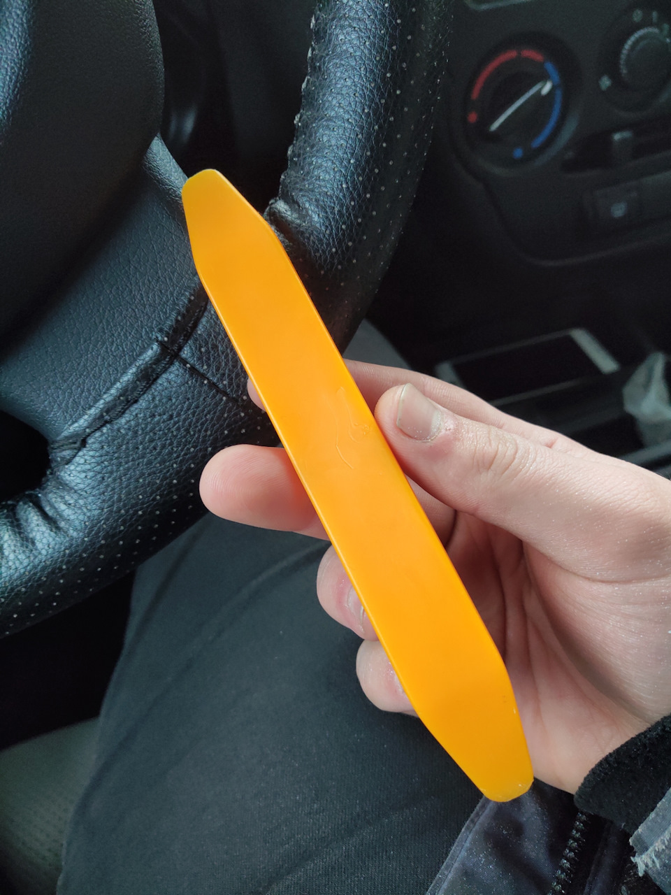 Покрасил накладки зеркал. Гранта. — Lada Гранта лифтбек, 1,6 л, 2014 ...