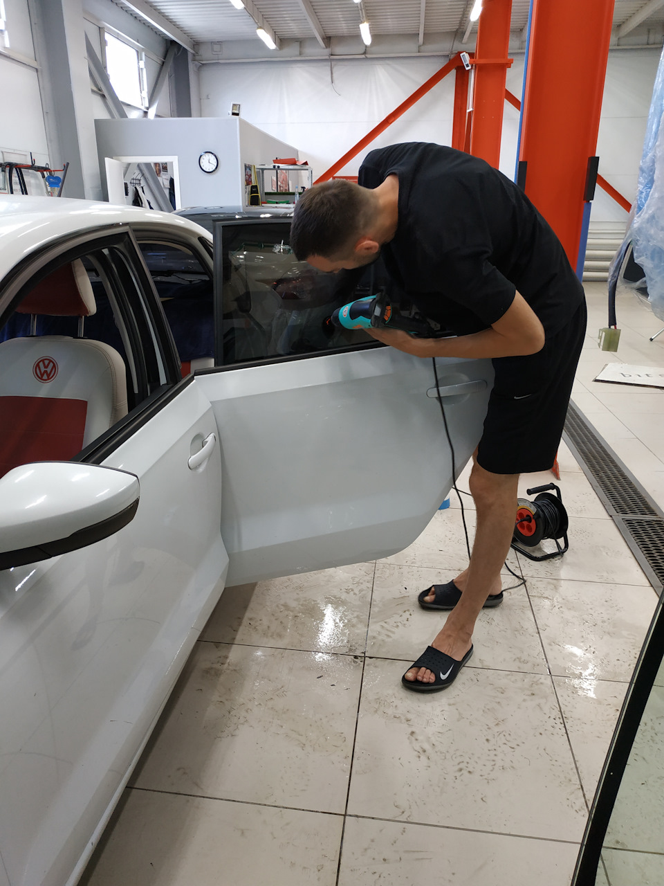 Клеим. — Volkswagen Polo Sedan