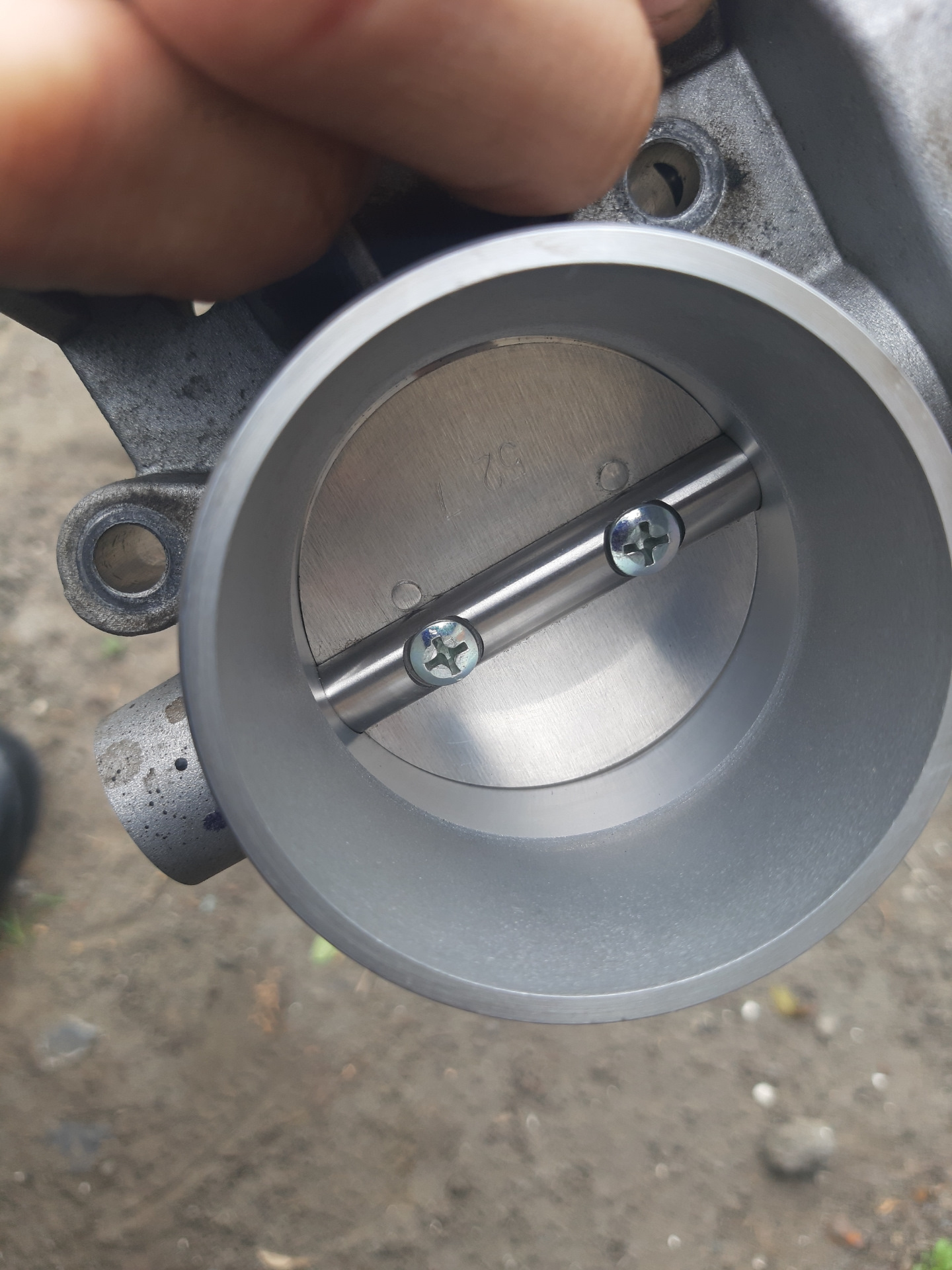 Чистка дроссельной заслонки и подтяжка ручника — Lada Гранта Лифтбек (2 ...