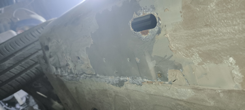 Здесь в свое время протекала заглушка — Renault Megane II