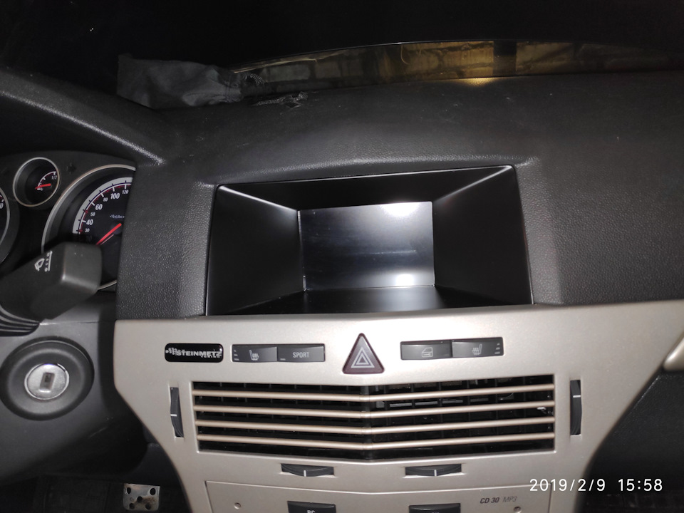 Рамка под экран!матовая краска как покрытие софт тач))) — Opel Astra H