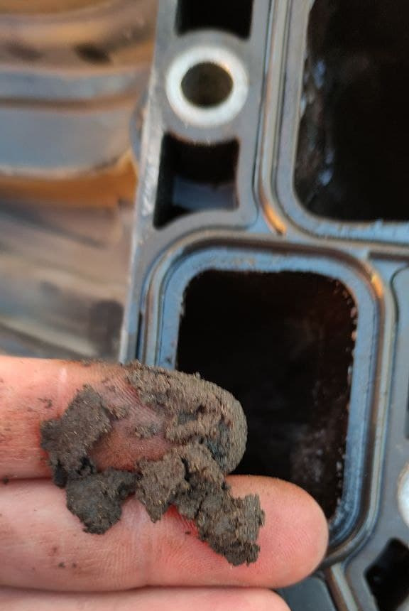 o Eg4uxLV Cr2QJbEYCrvciJiXM 960 можно ли сальник сажать на герметик