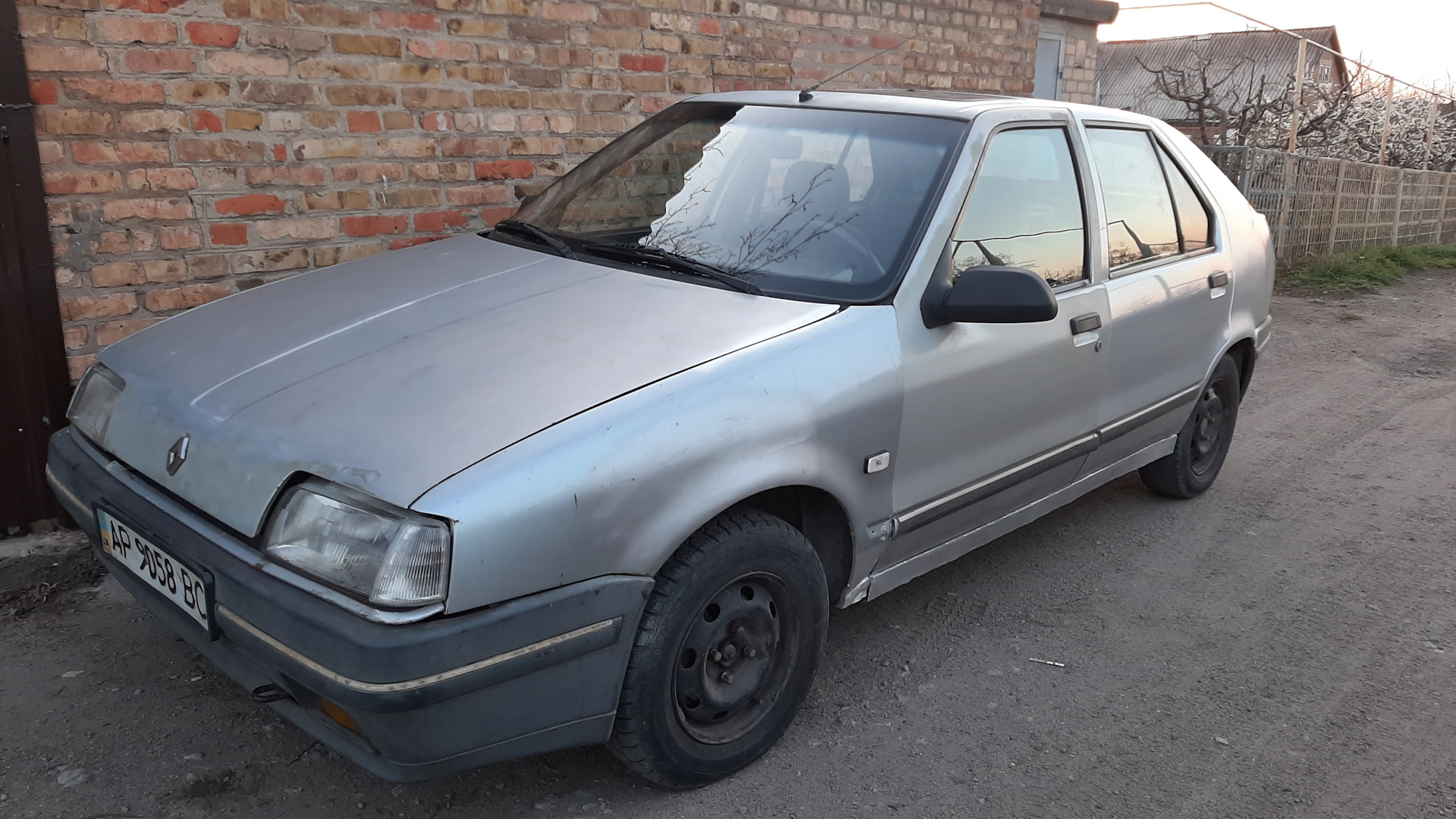 Renault 19 1.7 бензиновый 1990 | Renault 19 (дракулита) на DRIVE2