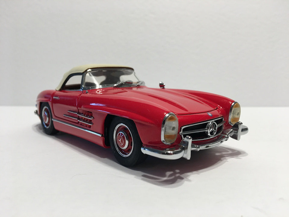 1960 Mercedes-Benz 300SL Roadster в масштабе 1:24 от Franklin Mint