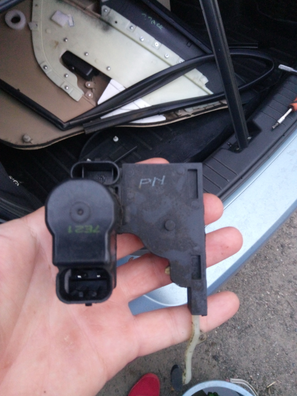 o0AAAgHQMOA 960 актуатор замка двери шевроле авео т250