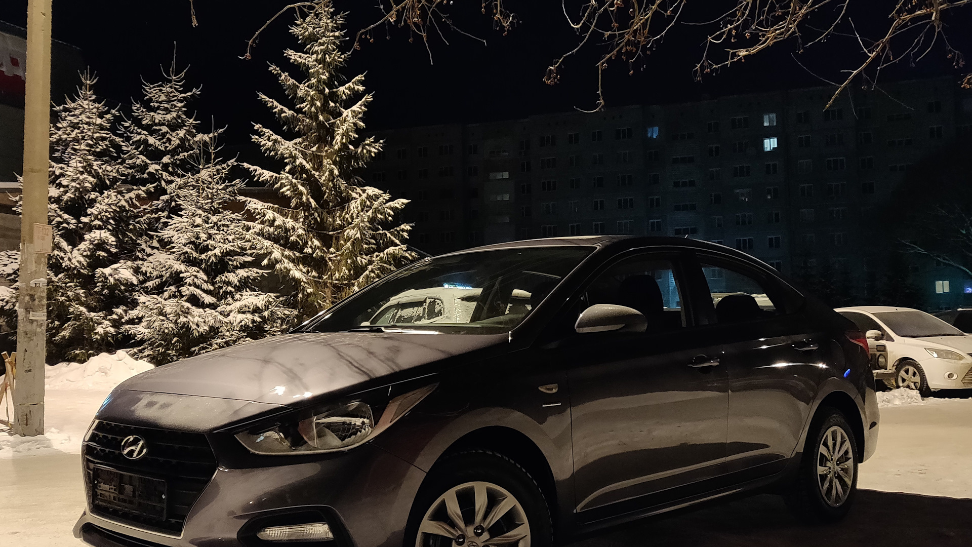 2019 л. Hyundai Solaris Urban Gray. Солярис 1 джип. ГАИ остановили Solaris Urban Grey. Хендай Солярис год 2018 Краснодар снег ночью.