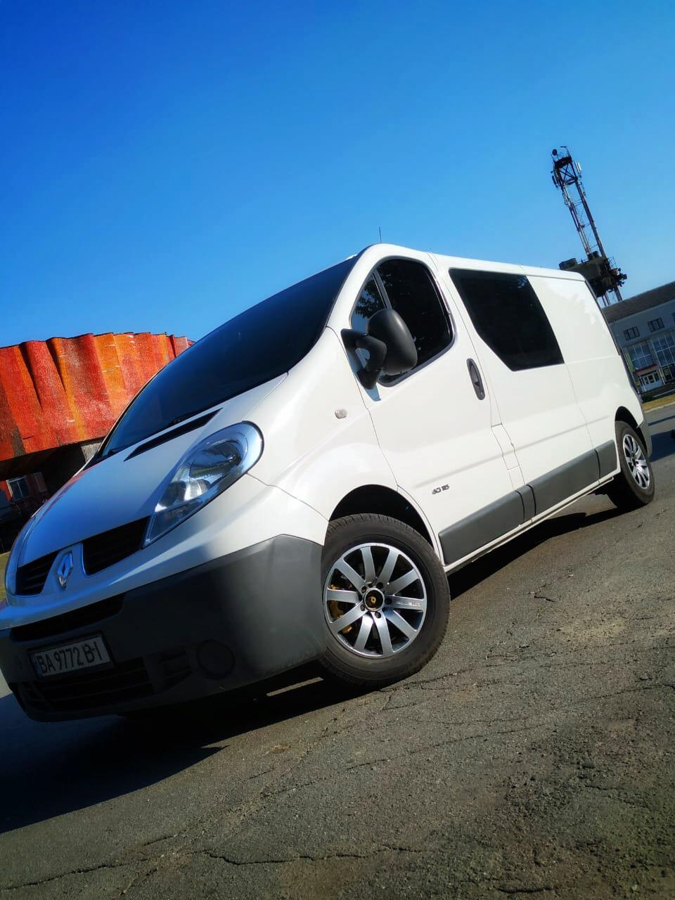 Новые тапооочки — Renault Trafic (2G), 2 л, 2013 года | колёсные диски |  DRIVE2