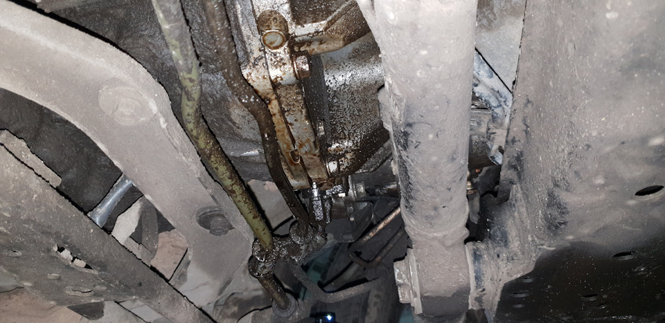 Коренной сальник двигателя! — Infiniti FX (1G), 3,5 л., 2003 года ...