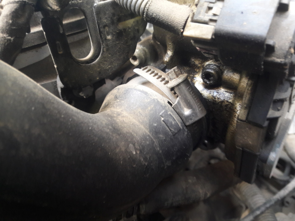 Течь масла — Opel Astra J, 1,4 л, 2013 года | поломка | DRIVE2