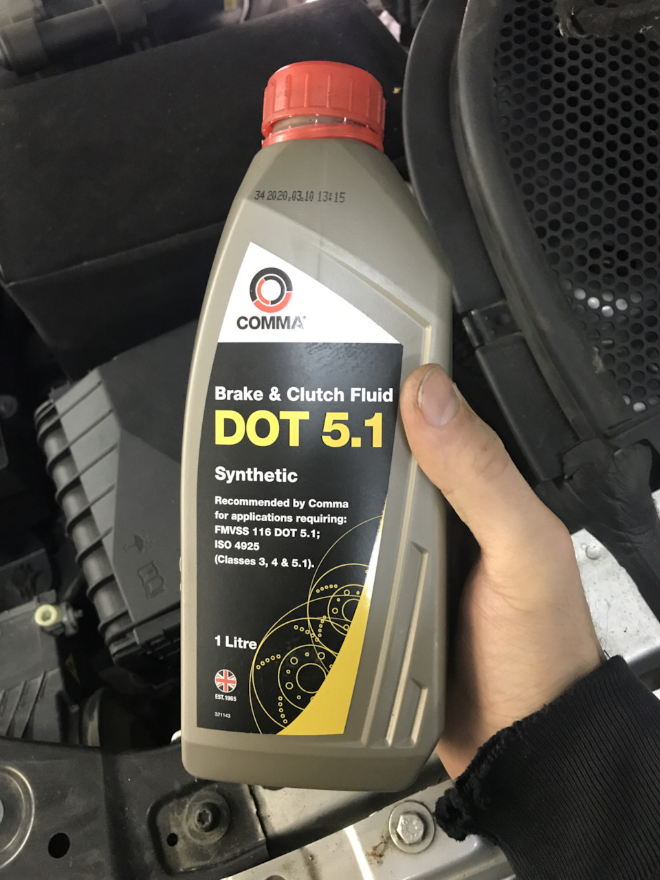 Dot 4 Nissan. Comma bf4esp1l. Тормозная жидкость comma. Тормозная жидкость Ниссан Кашкай.