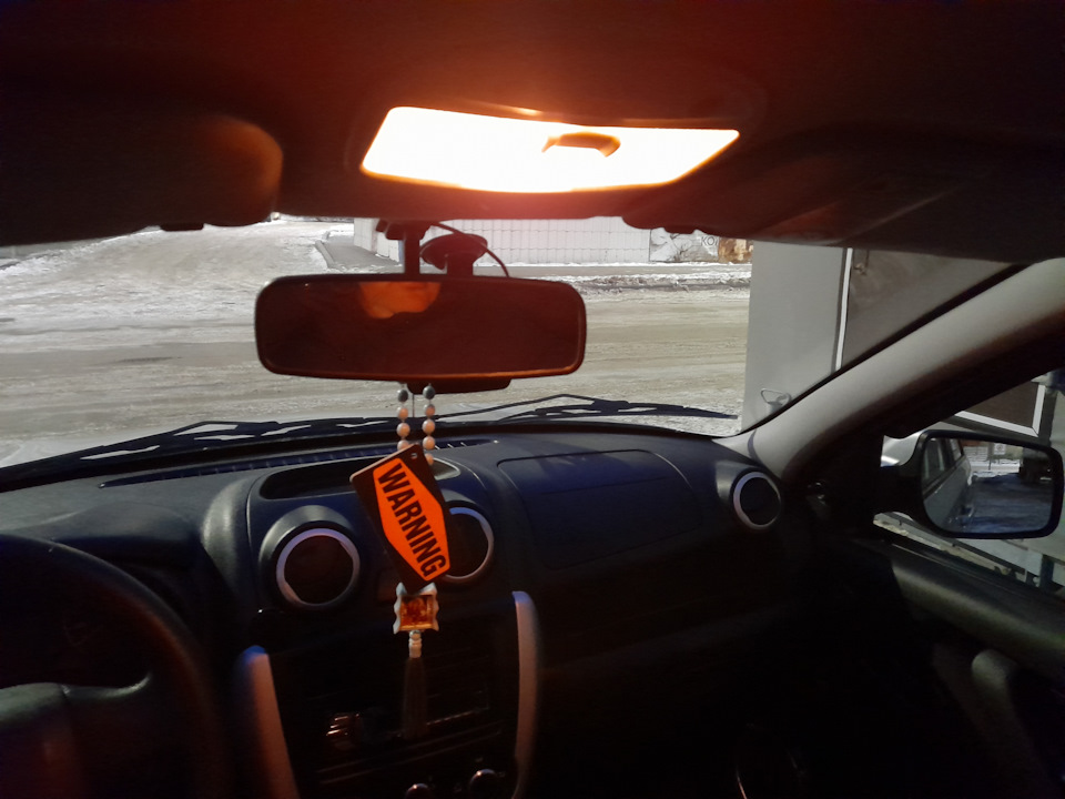 Замена ламп освещения номера, салона и багажника — Lada Гранта, 1,6 л ...