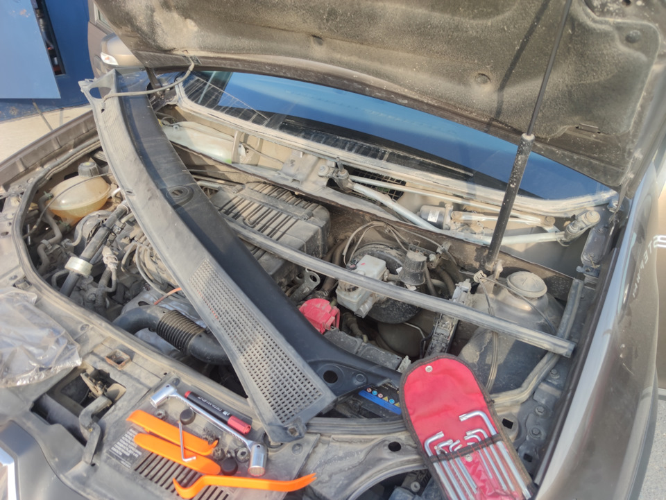 Чистка вентилятора печки Логан Степвей. — Renault Logan Stepway, 1,6 л ...