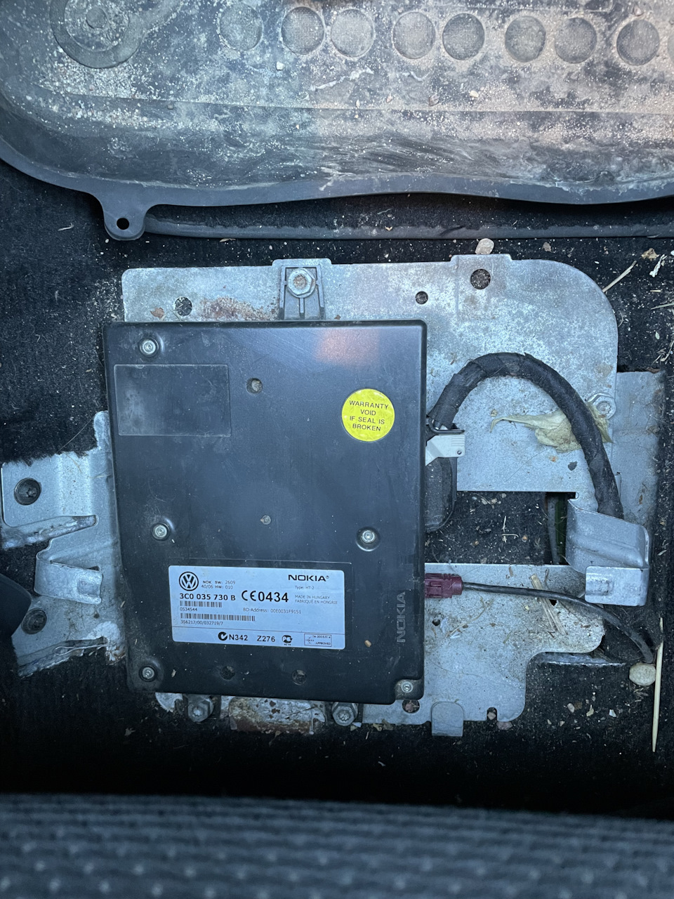 Блок блютуз Нокиа — Volkswagen Passat B6. Запчасти на фото: 3C0035730B