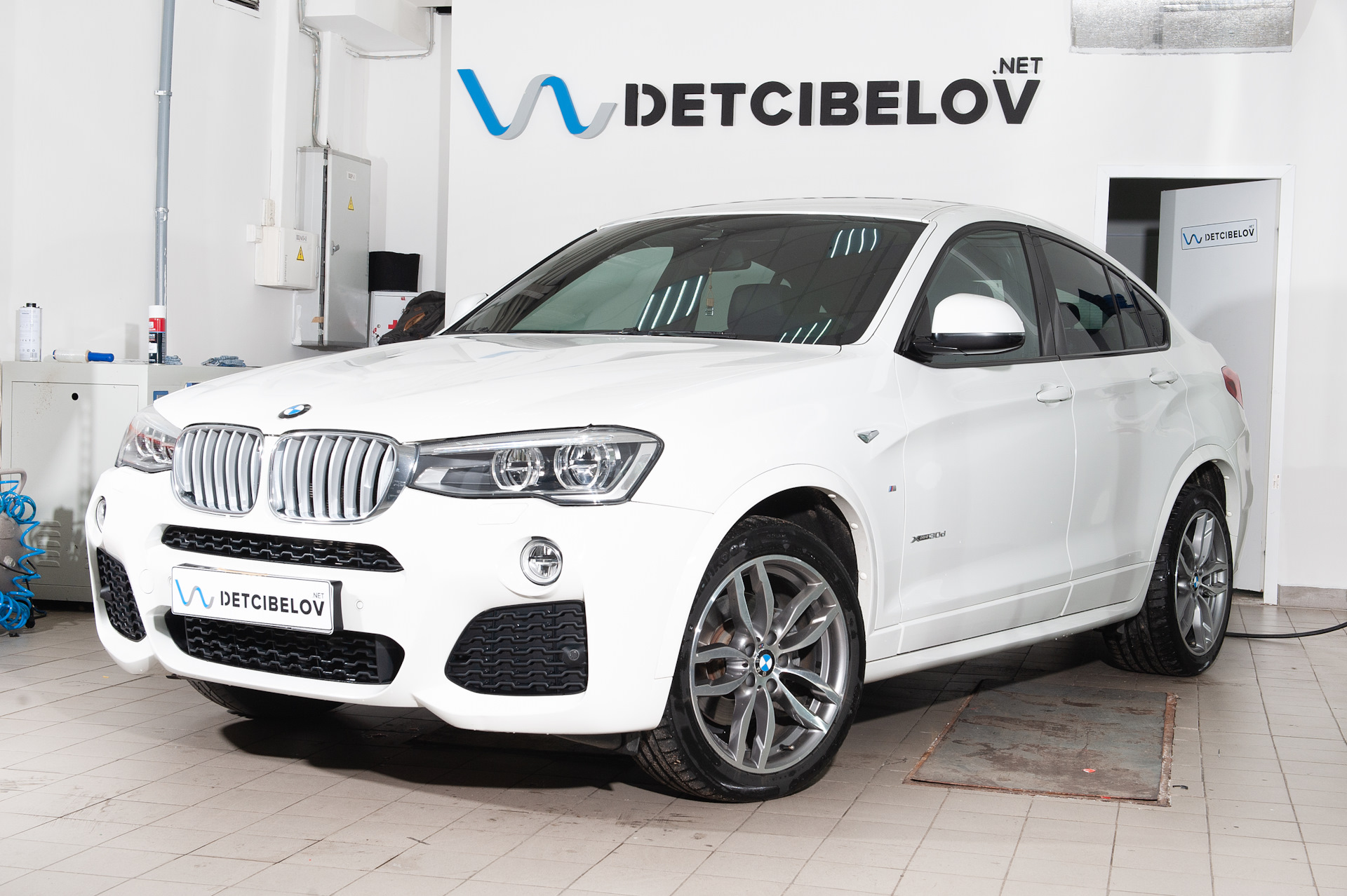 Шумоизоляция BMW от Detcibelov.net — KiberCar (Киберкар) на DRIVE2