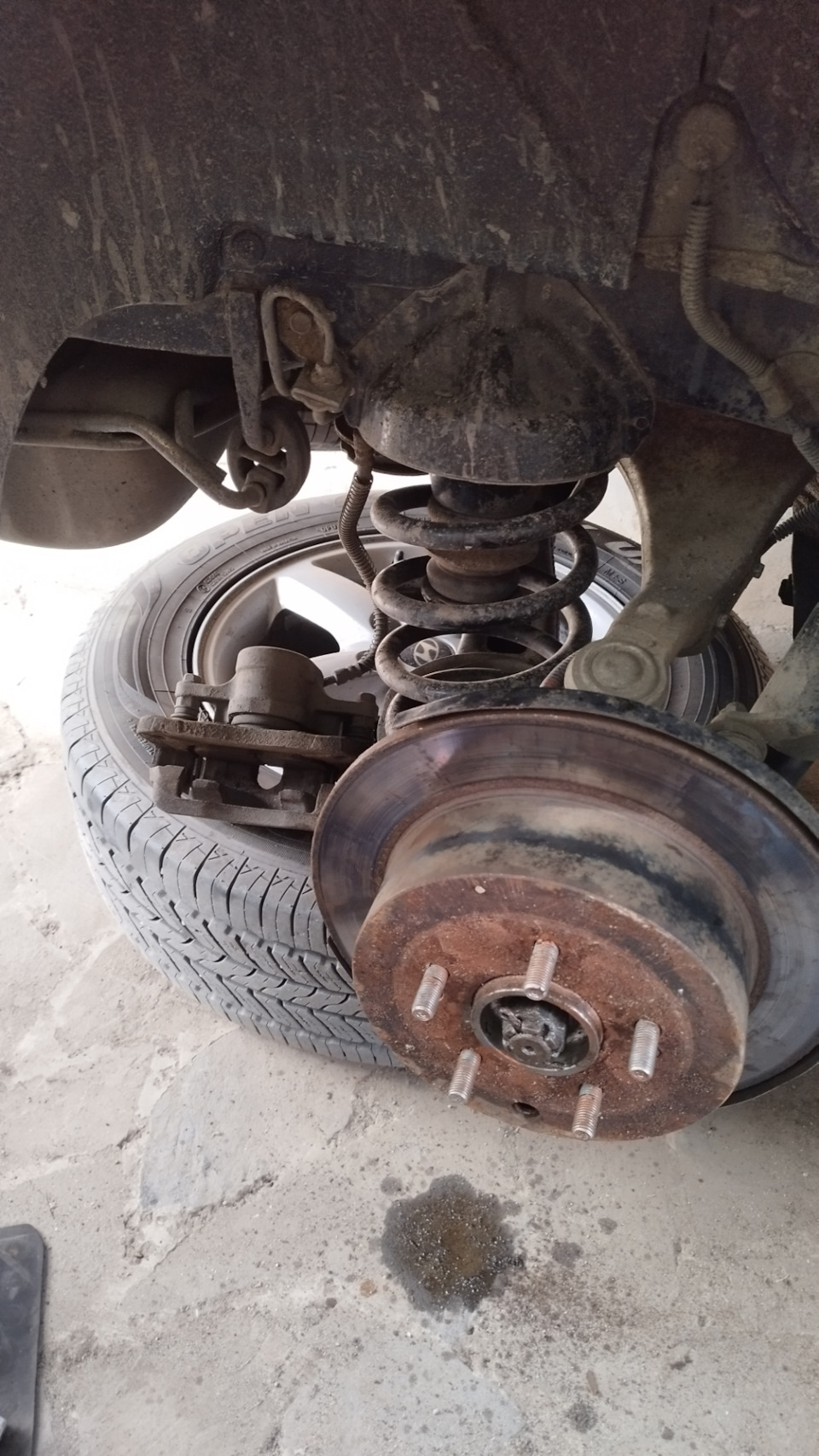 Замена заднего тормозного суппорта на Hyundai Santa Fe 2006 — Hyundai ...