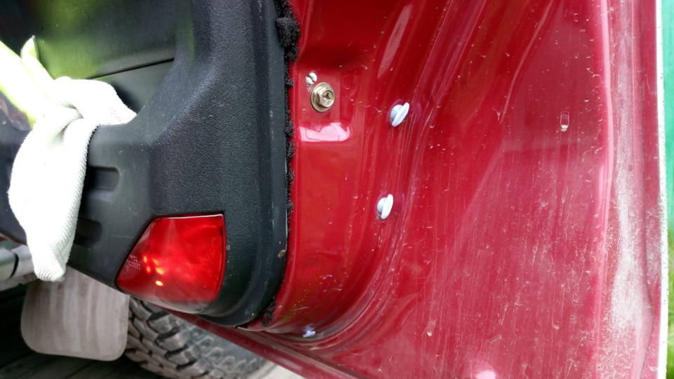 клипсы — Mitsubishi Pajero iO