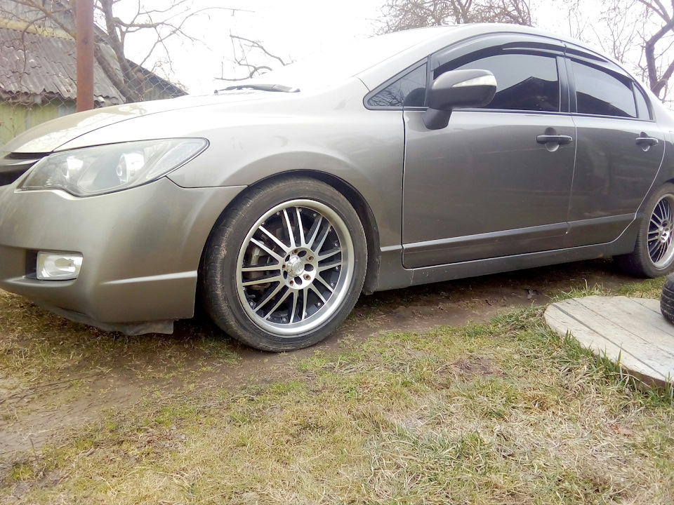 Плановое ТО и переобувка — Honda Civic 4D (8G), 1,8 л, 2008 года ...