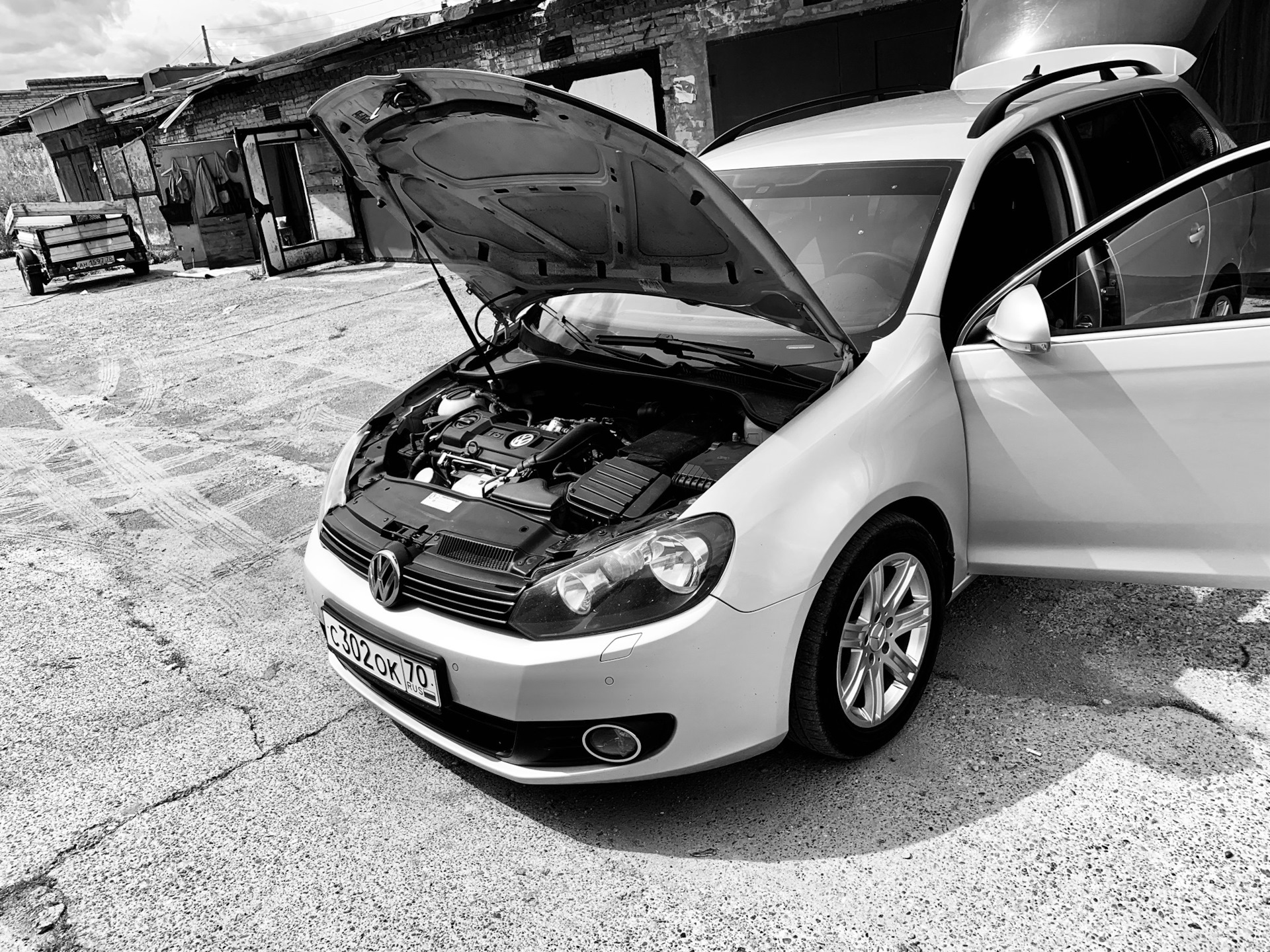 Ставим новый аккумулятор Тюмень-МЕДВЕДЬ 62ah — Volkswagen Golf Variant ...