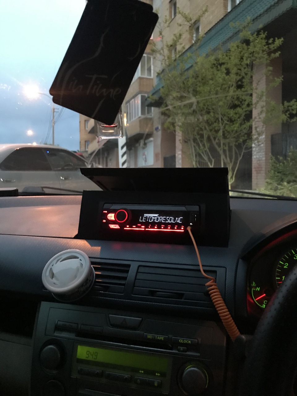 Магнитола в бордачек 😂 — Mazda Demio (2G), 1,3 л, 2004 года | автозвук ...
