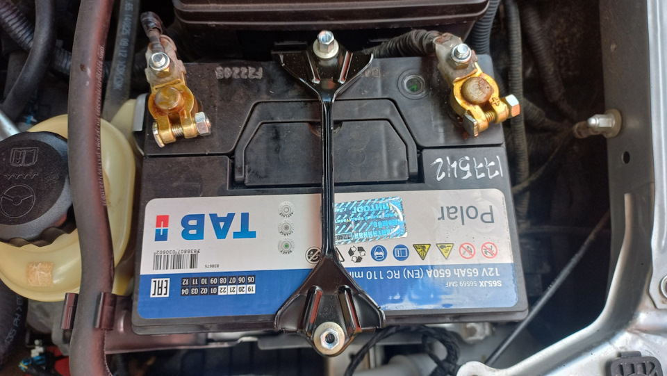 Клеммы акб, крепление акб. — Daewoo Gentra, 1,5 л, 2015 года | поломка ...