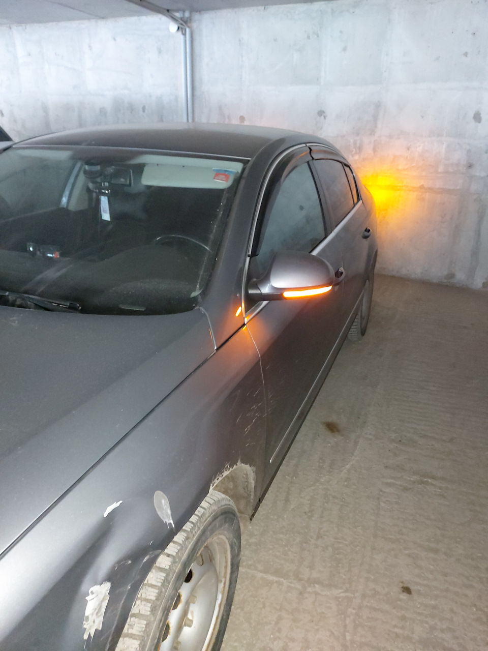 Динамические поворотники в зеркалах — Volkswagen Passat B6, 2 л., 2007 ...