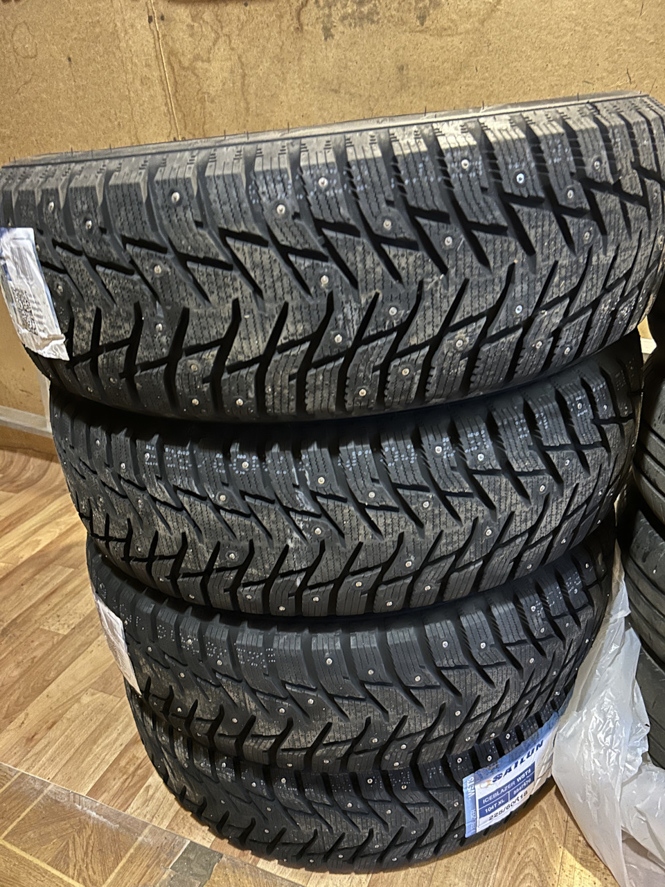 Зимние шины Sailun ICE Blazer WST3 — Mitsubishi Outlander XL, 2 л, 2011 ...