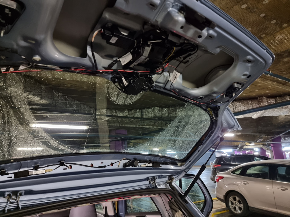 Ремонт гофры омывателя заднего стекла — Volkswagen Golf Mk6, 1,4 л ...