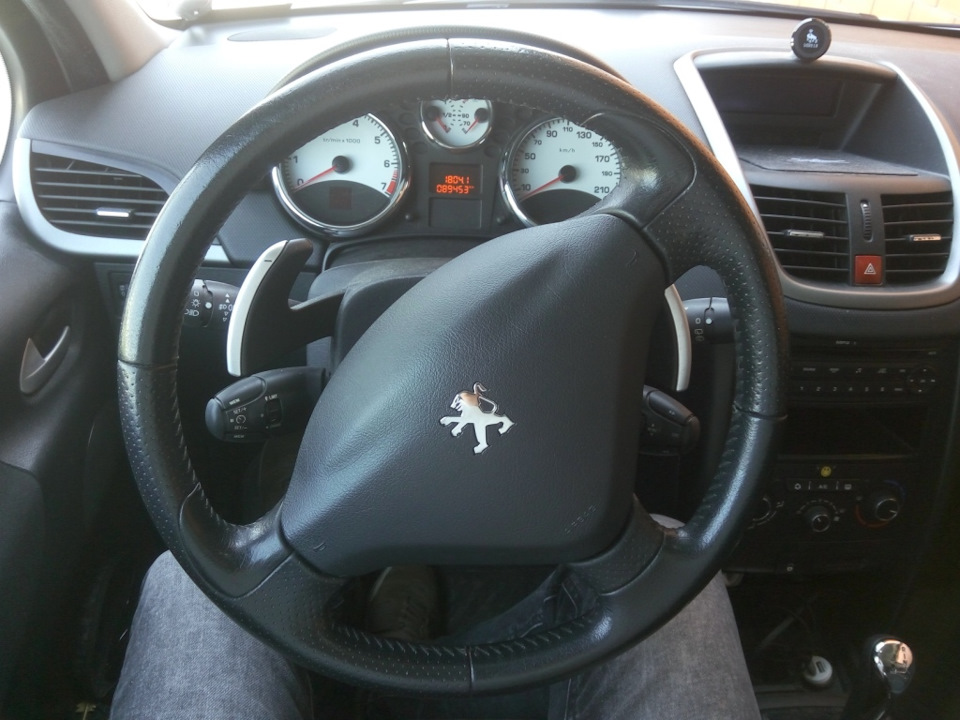 Как снять руль пежо 207 Кожаный руль - Peugeot 207, 1,4 л, 2010 года стайлинг DRIVE2