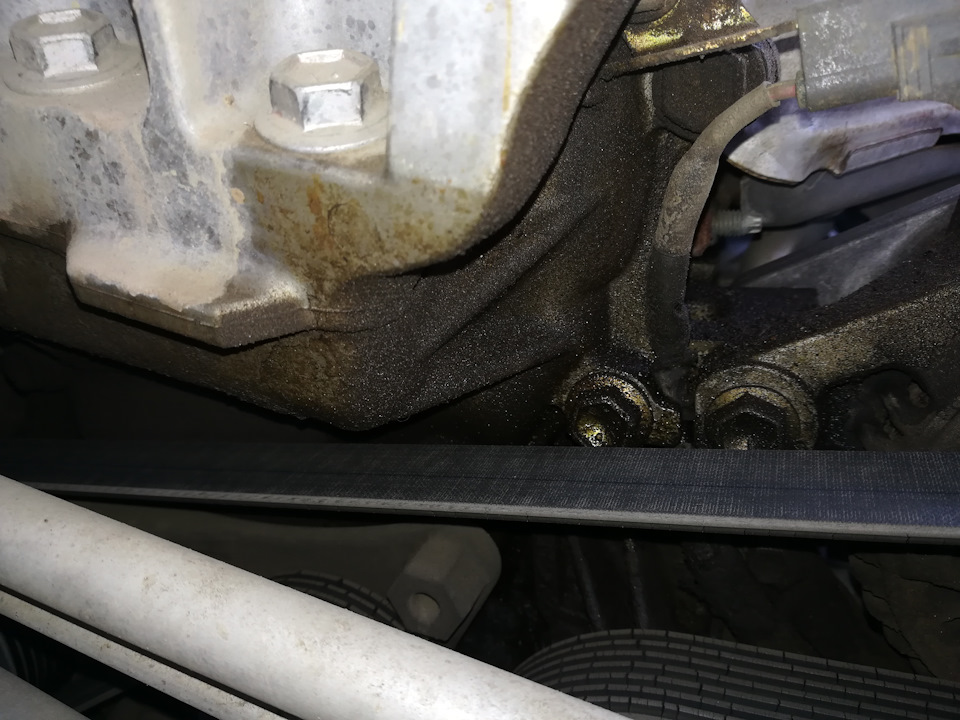 Подтеки на двигателе — DRIVE2