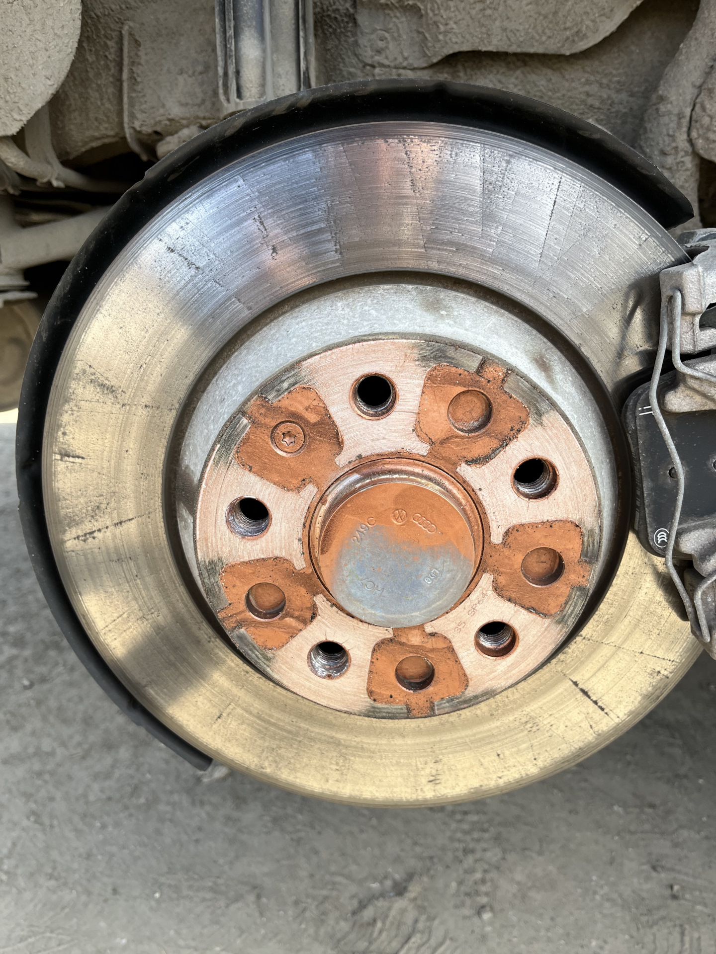 Следы на задних дисках — DRIVE2