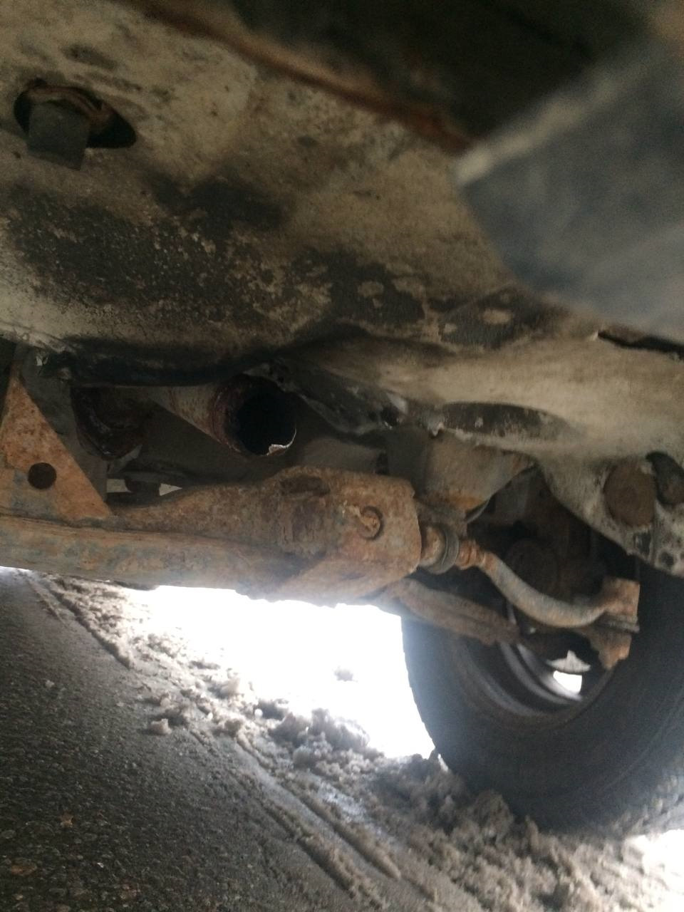 Отвалился глушитель — Audi 80 (B3), 1,8 л, 1991 года | запчасти | DRIVE2