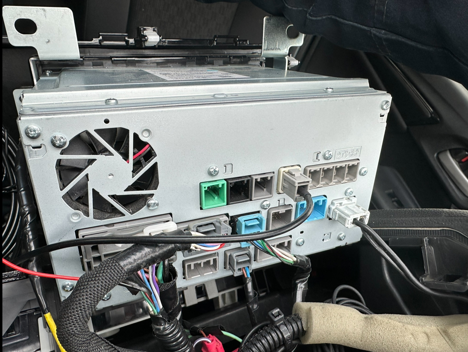 Подключение GPS антенны к магнитоле Gathers VXM-194VFi — Honda Fit (3G ...