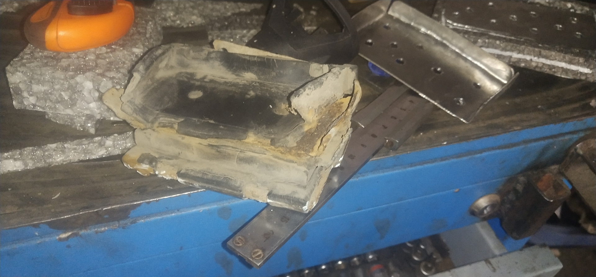 Замена передних сайленблоков и подушки рессоры — Volvo 960, 2,9 л, 1996 ...