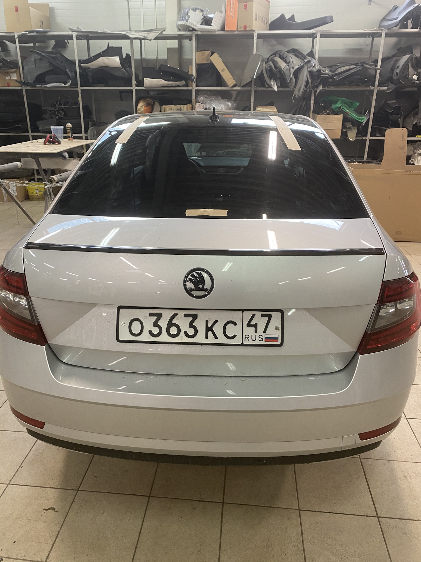 Замена заднего стекла и установка заднего стеклоочистителя — Skoda ...